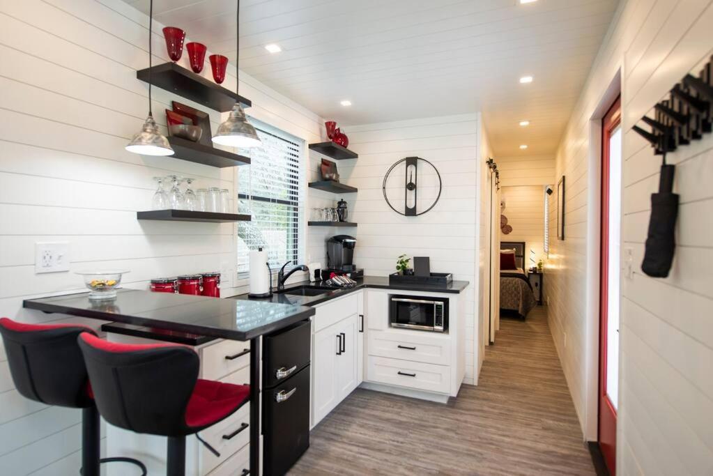 The Merlot House-Container Home 12 Min To Magnolia Bellmead Екстериор снимка