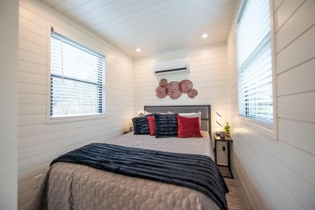 The Merlot House-Container Home 12 Min To Magnolia Bellmead Екстериор снимка